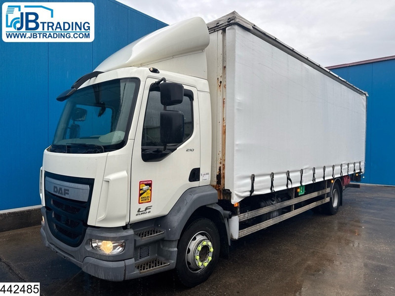 DAF LF 210 EURO 6, Dhollandia - Camion fourgon: photos 1 DAF LF 210 EURO 6, Dhollandia - Camion fourgon: photos 1