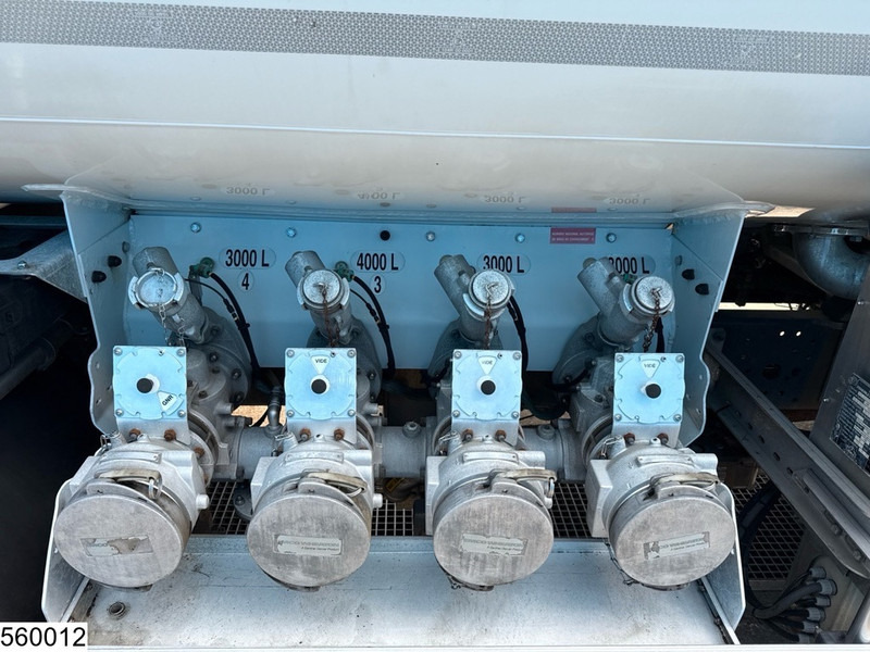 Iveco Eurocargo 190EL28 EURO 5, FUEL, 13390 liter, 4 Comp, Magyar - Camion citerne: photos 5 Iveco Eurocargo 190EL28 EURO 5, FUEL, 13390 liter, 4 Comp, Magyar - Camion citerne: photos 5