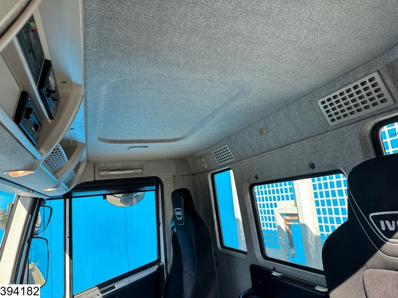 Camion plateau, Camion grue Iveco Trakker 360 6X4, EURO 6, Steel suspension, Palfinger: photos 9