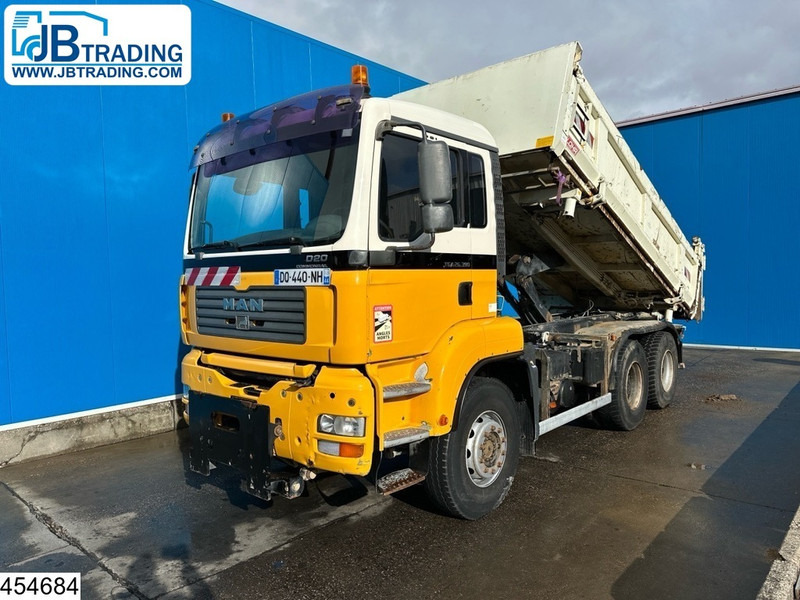 MAN TGA 26 390 6x4, Manual, Steel suspension - Camion benne: photos 1 MAN TGA 26 390 6x4, Manual, Steel suspension - Camion benne: photos 1