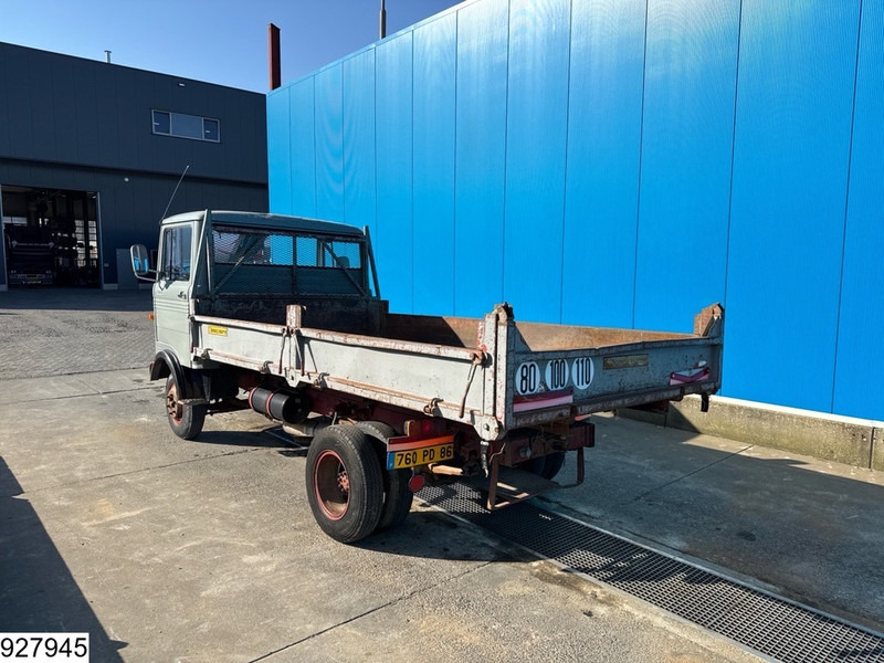 Mercedes-Benz 608 D Manual, Steel suspension, Bennes Marrel - Camion benne: photos 4 Mercedes-Benz 608 D Manual, Steel suspension, Bennes Marrel - Camion benne: photos 4