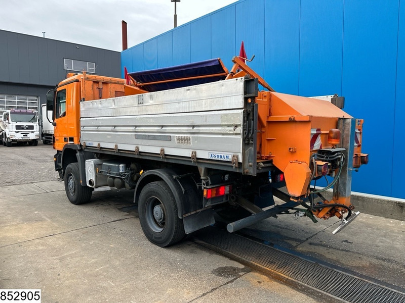 Mercedes-Benz Actros 1832 4X4, Grit spreader, Snow plough, Tipper - Camion benne: photos 2 Mercedes-Benz Actros 1832 4X4, Grit spreader, Snow plough, Tipper - Camion benne: photos 2