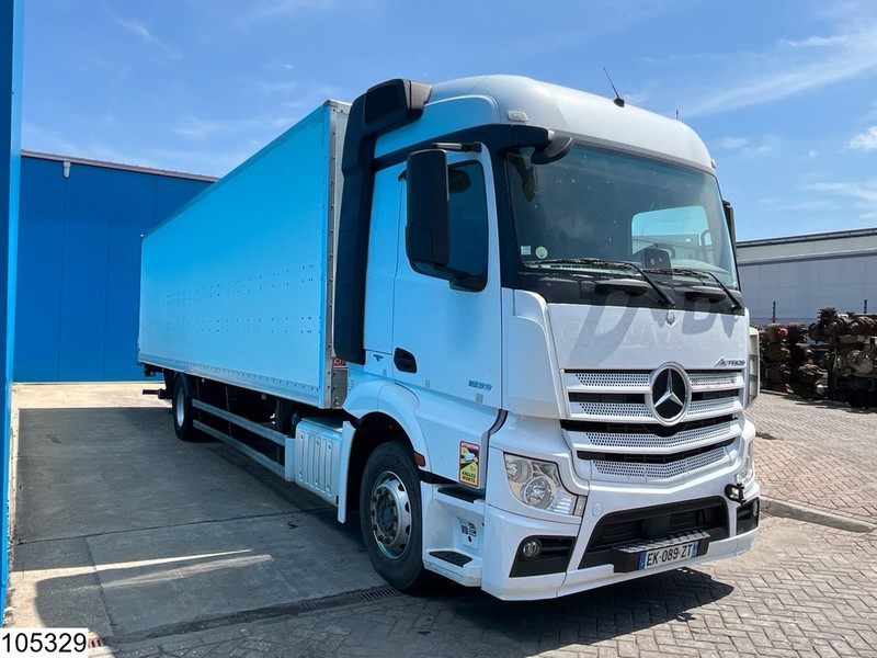 Mercedes-Benz Actros 1833 EURO 6, Engine broken, Chassis only - Camion fourgon: photos 2 Mercedes-Benz Actros 1833 EURO 6, Engine broken, Chassis only - Camion fourgon: photos 2