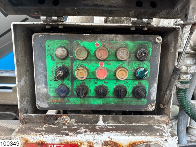 Camion pompe Renault Kerax 420 8x4, EURO 3, Cifa MK20, 9m3: photos 9 Camion pompe Renault Kerax 420 8x4, EURO 3, Cifa MK20, 9m3: photos 9