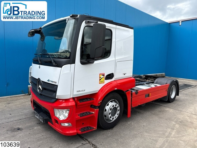 Mercedes-Benz Actros 1843 EURO 6, Retarder, PTO, LOHR, Standairco - Tracteur routier: photos 1 Mercedes-Benz Actros 1843 EURO 6, Retarder, PTO, LOHR, Standairco - Tracteur routier: photos 1