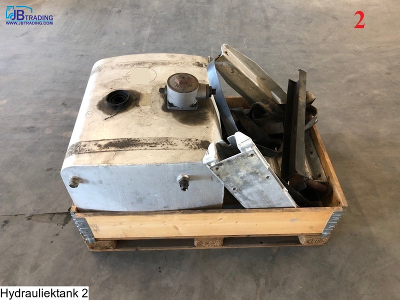 Universeel Hydraulic tank, 210 Liter - Réservoir hydraulique: photos 1 Universeel Hydraulic tank, 210 Liter - Réservoir hydraulique: photos 1