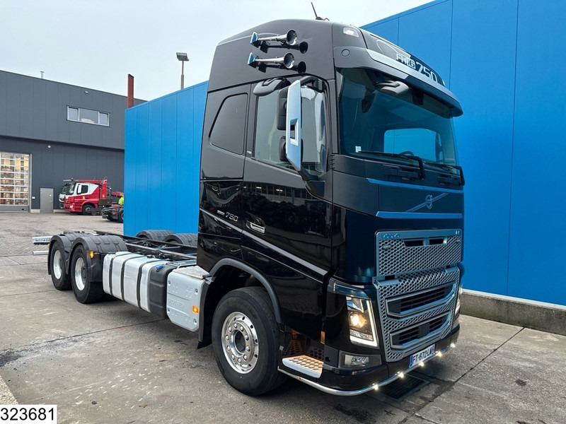 Volvo FH16 750 6X4, EURO 6, Retarder, PTO - Châssis cabine: photos 2 Volvo FH16 750 6X4, EURO 6, Retarder, PTO - Châssis cabine: photos 2