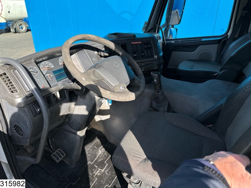 Volvo FM 280 EURO 3, Manual transmission - Camion plateau: photos 5 Volvo FM 280 EURO 3, Manual transmission - Camion plateau: photos 5