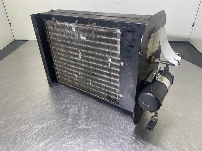 Ahlmann AZ150-4184898A-Airco condenser/Klimakondensator - Frame/ Châssis pour Engins de chantier: photos 4 Ahlmann AZ150-4184898A-Airco condenser/Klimakondensator - Frame/ Châssis pour Engins de chantier: photos 4