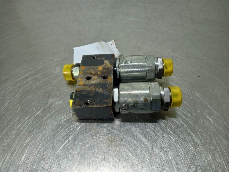 Ahlmann AZ6-4126621C-Rotary coupling/Drehverschraubung - Hydraulique pour Engins de chantier: photos 3 Ahlmann AZ6-4126621C-Rotary coupling/Drehverschraubung - Hydraulique pour Engins de chantier: photos 3