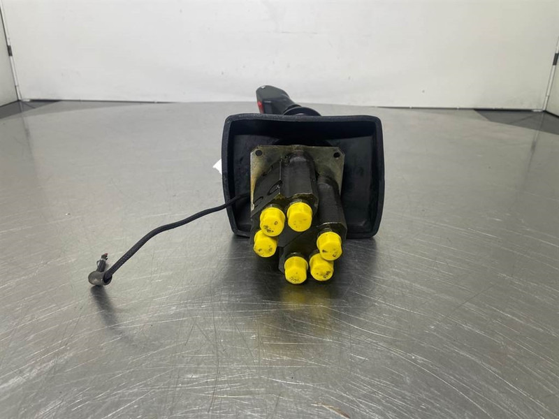 Ahlmann AZ6-4198091A/4146898G-Servo valve/Servoventil - Hydraulique pour Engins de chantier: photos 4 Ahlmann AZ6-4198091A/4146898G-Servo valve/Servoventil - Hydraulique pour Engins de chantier: photos 4