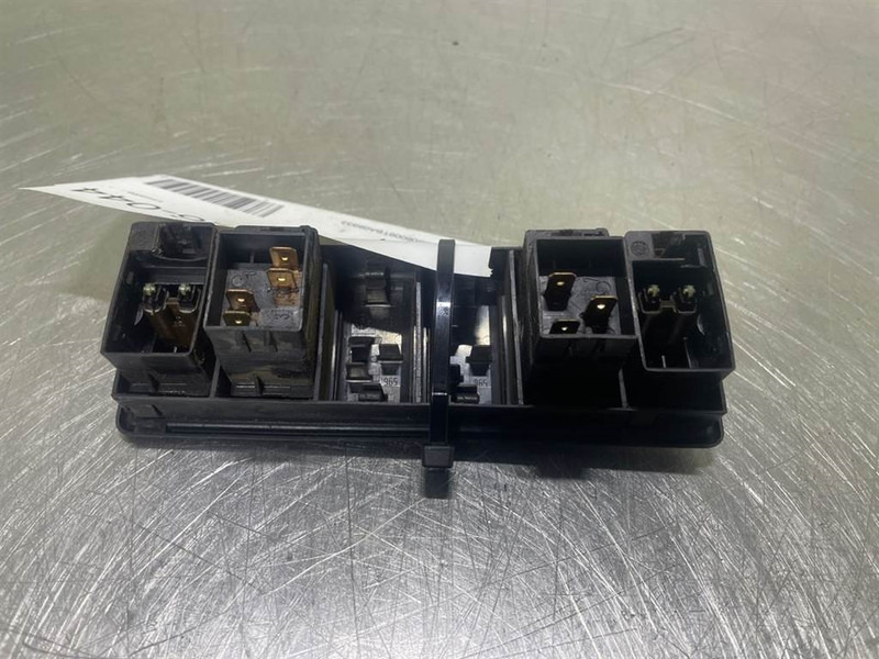 Ahlmann AZ6 - Switch/Schalter/Schakelaars - Système électrique pour Engins de chantier: photos 4 Ahlmann AZ6 - Switch/Schalter/Schakelaars - Système électrique pour Engins de chantier: photos 4