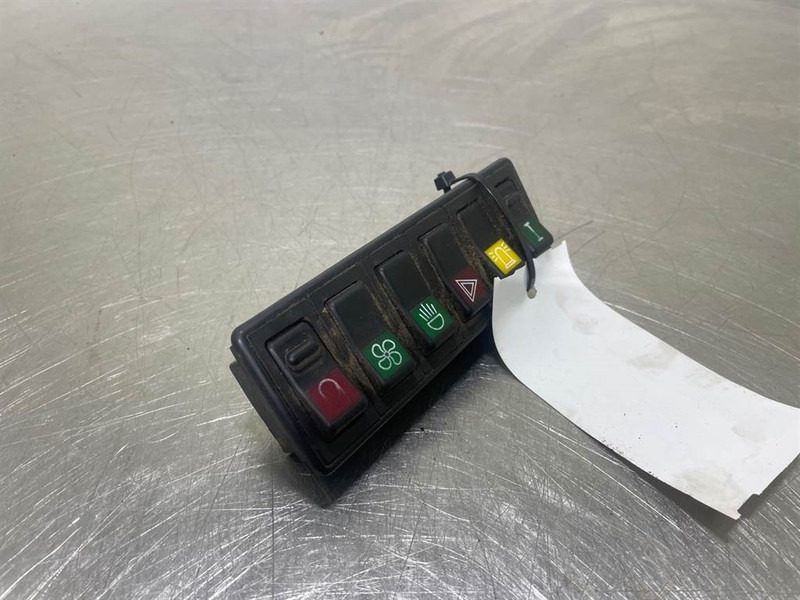 Ahlmann AZ6 - Switch/Schalter/Schakelaars - Système électrique pour Engins de chantier: photos 2 Ahlmann AZ6 - Switch/Schalter/Schakelaars - Système électrique pour Engins de chantier: photos 2
