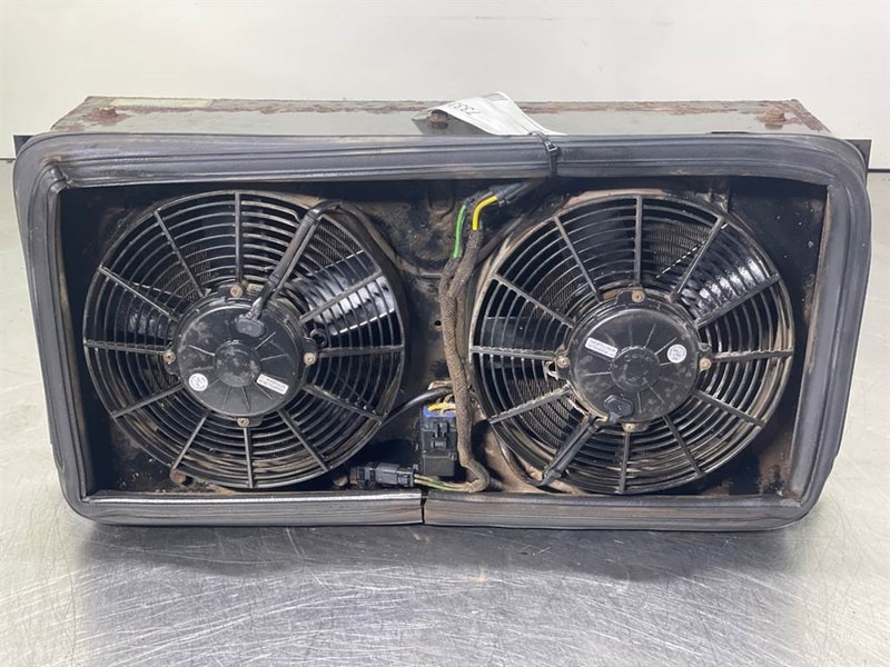 Cat 924G-199-7041-Airco condenser/Klimakondensator - Frame/ Châssis pour Engins de chantier: photos 3 Cat 924G-199-7041-Airco condenser/Klimakondensator - Frame/ Châssis pour Engins de chantier: photos 3