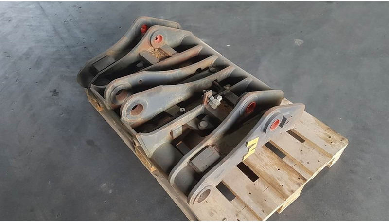 Cat -Verachtert SW2005-Quick coupler/Schnellwechsler - Attache rapide: photos 1 Cat -Verachtert SW2005-Quick coupler/Schnellwechsler - Attache rapide: photos 1