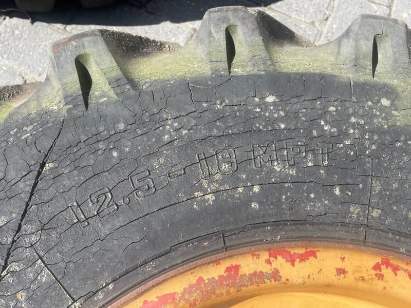 Pneus et jantes pour Engins de chantier Everest 12.5-18 - Tire/Reifen/Band: photos 6