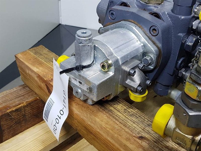 HALDEX WP09A1B-110-L - Vögele - 2149256 - Gearpump - Hydraulique: photos 1 HALDEX WP09A1B-110-L - Vögele - 2149256 - Gearpump - Hydraulique: photos 1
