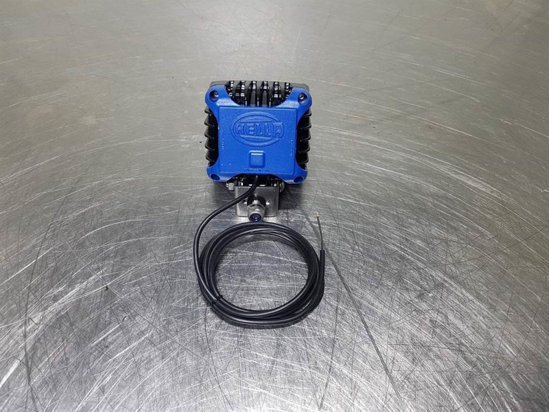 Hella Power Beam 2000-1GA 996 189-0-Light/Leuchte - Système électrique pour Engins de chantier: photos 4 Hella Power Beam 2000-1GA 996 189-0-Light/Leuchte - Système électrique pour Engins de chantier: photos 4