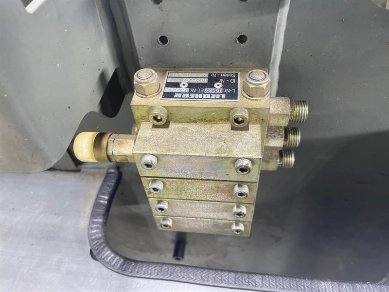 Frame/ Châssis pour Engins de chantier Liebherr A934C-10093973-Partition/Trennwand/Frame: photos 8