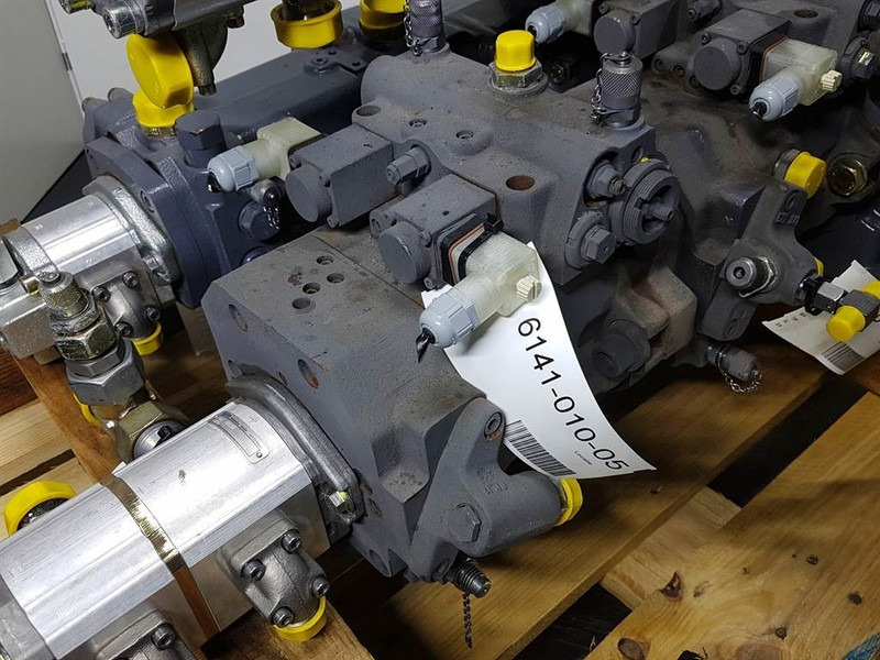 Linde HPV55-02L - Vögele - 2075251 -Drive pump/Fahrpumpe - Hydraulique: photos 1 Linde HPV55-02L - Vögele - 2075251 -Drive pump/Fahrpumpe - Hydraulique: photos 1