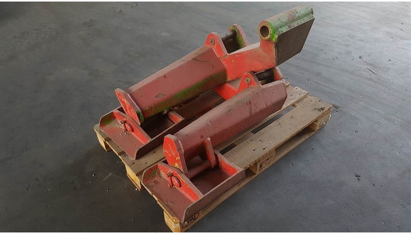 Merlo P 35 - Outrigger/Pratzen/Stempelpoot - Frame/ Châssis: photos 1 Merlo P 35 - Outrigger/Pratzen/Stempelpoot - Frame/ Châssis: photos 1