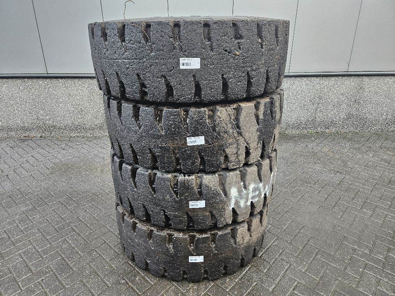 New Holland W110C-Barkley 17.5R25-Tire/Reifen/Band - Pneus et jantes pour Engins de chantier: photos 4 New Holland W110C-Barkley 17.5R25-Tire/Reifen/Band - Pneus et jantes pour Engins de chantier: photos 4