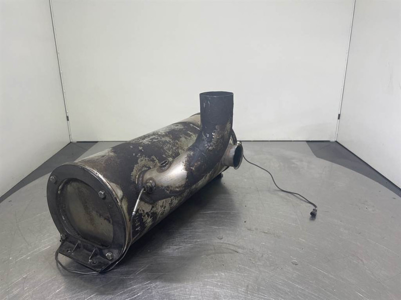 New Holland W110C - Exhaust/Auspuff/Uitlaat - Moteur pour Engins de chantier: photos 2 New Holland W110C - Exhaust/Auspuff/Uitlaat - Moteur pour Engins de chantier: photos 2