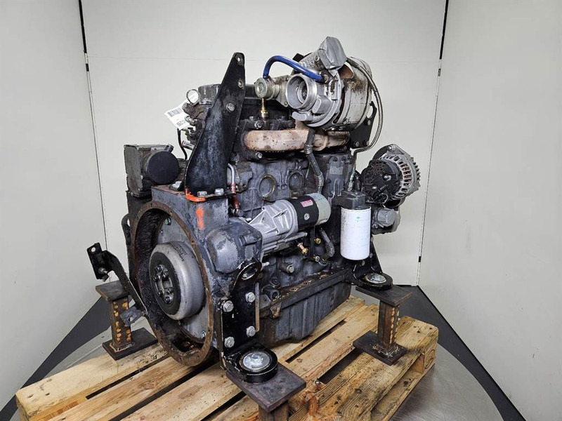 New Holland W110C-FPT F4HFE413J-Engine/Motor - Moteur pour Engins de chantier: photos 5 New Holland W110C-FPT F4HFE413J-Engine/Motor - Moteur pour Engins de chantier: photos 5