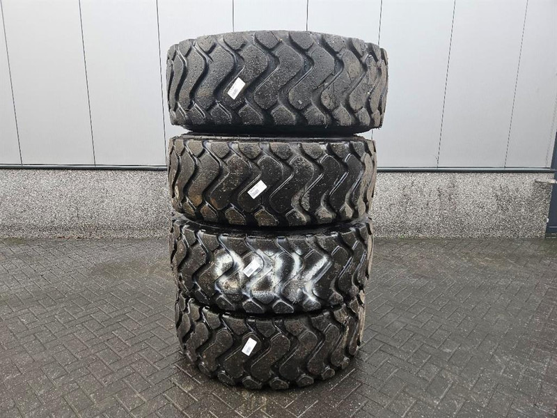 O & K L25.5-Renova 20.5R25-Tire/Reifen/Band - Pneus et jantes pour Engins de chantier: photos 1 O & K L25.5-Renova 20.5R25-Tire/Reifen/Band - Pneus et jantes pour Engins de chantier: photos 1