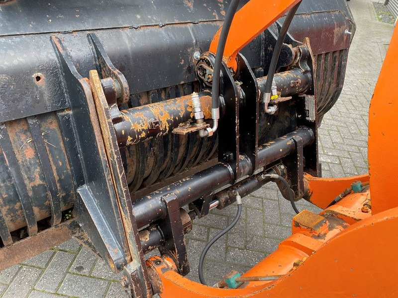 Chargeuse sur pneus Schaeff SKS 661: photos 11