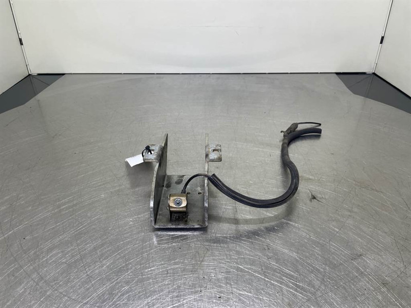 Sennebogen 835E-141092-Holder with Camera/Kamera - Cabine et intérieur pour Engins de chantier: photos 1 Sennebogen 835E-141092-Holder with Camera/Kamera - Cabine et intérieur pour Engins de chantier: photos 1
