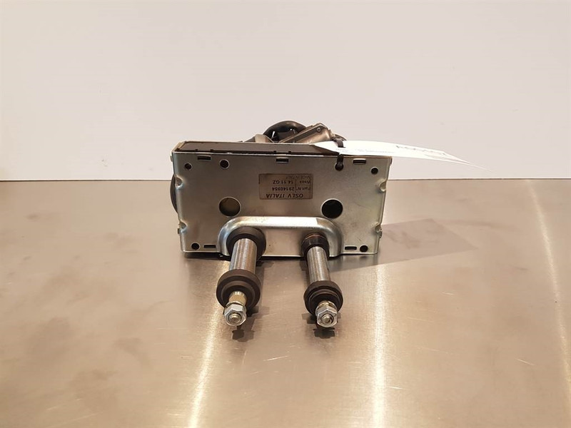 Terex TL/SKL-5388665416-OSLV-Wiper motor/Wischermotor - Système électrique pour Engins de chantier: photos 1 Terex TL/SKL-5388665416-OSLV-Wiper motor/Wischermotor - Système électrique pour Engins de chantier: photos 1