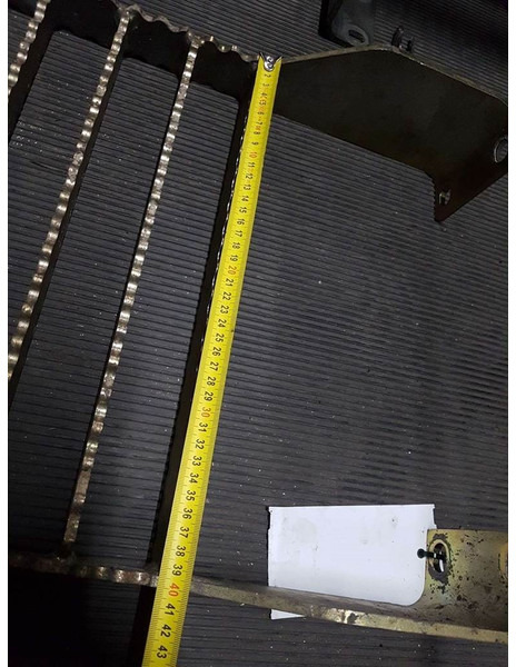 Terex TL210-0455006044-Stair panel/Trittstufen/Traptrede - Frame/ Châssis pour Engins de chantier: photos 5 Terex TL210-0455006044-Stair panel/Trittstufen/Traptrede - Frame/ Châssis pour Engins de chantier: photos 5