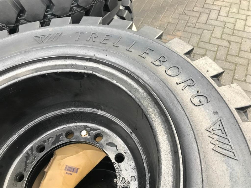 Trelleborg 10.00-20 Dual excavator solid-Tyre/Reifen/Banden - Pneus et jantes pour Engins de chantier: photos 4 Trelleborg 10.00-20 Dual excavator solid-Tyre/Reifen/Banden - Pneus et jantes pour Engins de chantier: photos 4