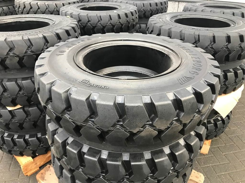Trelleborg 10.00-20 Dual excavator solid-Tyre/Reifen/Banden - Pneus et jantes pour Engins de chantier: photos 2 Trelleborg 10.00-20 Dual excavator solid-Tyre/Reifen/Banden - Pneus et jantes pour Engins de chantier: photos 2