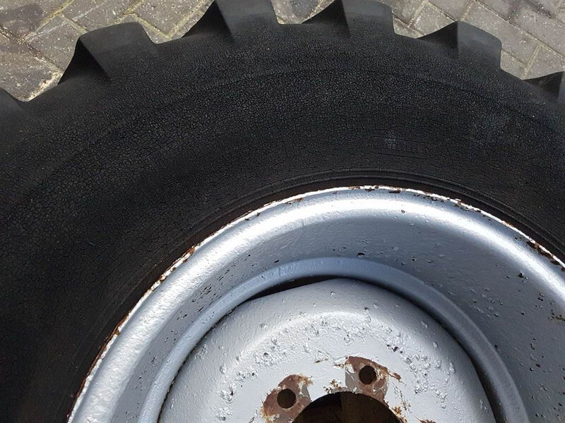Zettelmeyer Mitas 14.5-20-Tire/Reifen/Band - Pneus et jantes pour Engins de chantier: photos 5 Zettelmeyer Mitas 14.5-20-Tire/Reifen/Band - Pneus et jantes pour Engins de chantier: photos 5