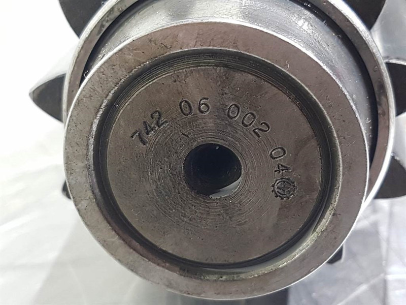 Zettelmeyer ZL1001-Spicer 7420600204-Joint shaft/Steckwelle/As - Essieu et pièces pour Engins de chantier: photos 4 Zettelmeyer ZL1001-Spicer 7420600204-Joint shaft/Steckwelle/As - Essieu et pièces pour Engins de chantier: photos 4