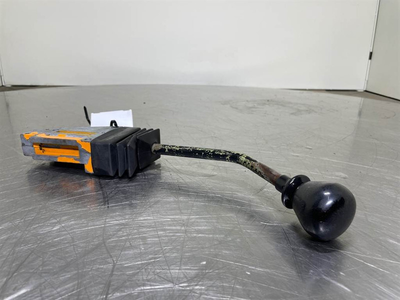 Zettelmeyer ZL801 - Levers/Hebels/Hendels - Cabine et intérieur pour Engins de chantier: photos 1 Zettelmeyer ZL801 - Levers/Hebels/Hendels - Cabine et intérieur pour Engins de chantier: photos 1