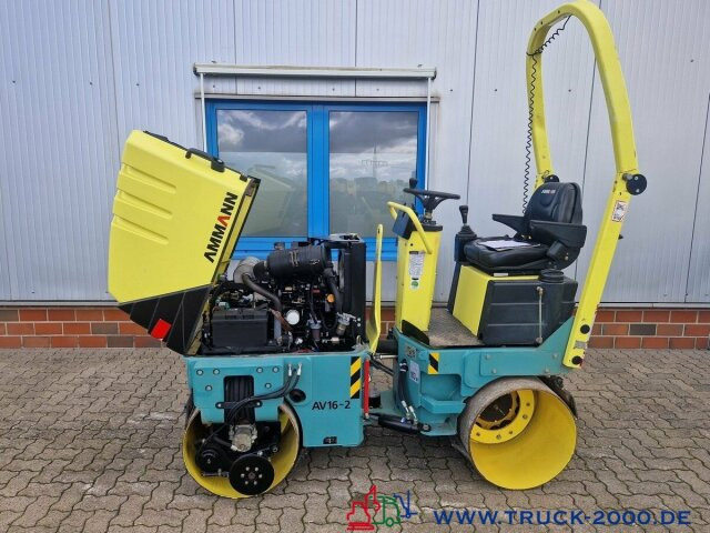 Ammann AV 16-2 Tandem Vibrationswalze Kanten Schneider - Compacteur: photos 4 Ammann AV 16-2 Tandem Vibrationswalze Kanten Schneider - Compacteur: photos 4