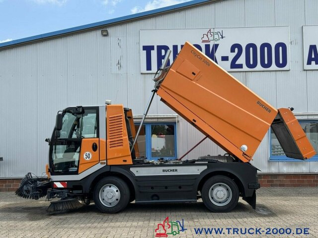 Bucher City Cat 5006 3Besen Sweeper 4 Radlenkung - Balayeuse de voirie: photos 2 Bucher City Cat 5006 3Besen Sweeper 4 Radlenkung - Balayeuse de voirie: photos 2