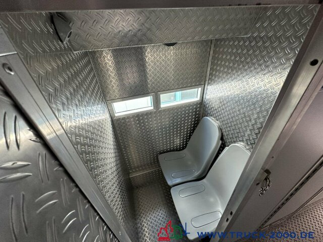 Mercedes-Benz Setra Gefangentransporter 15 Zellen-29 Gefangene - Camion: photos 5 Mercedes-Benz Setra Gefangentransporter 15 Zellen-29 Gefangene - Camion: photos 5