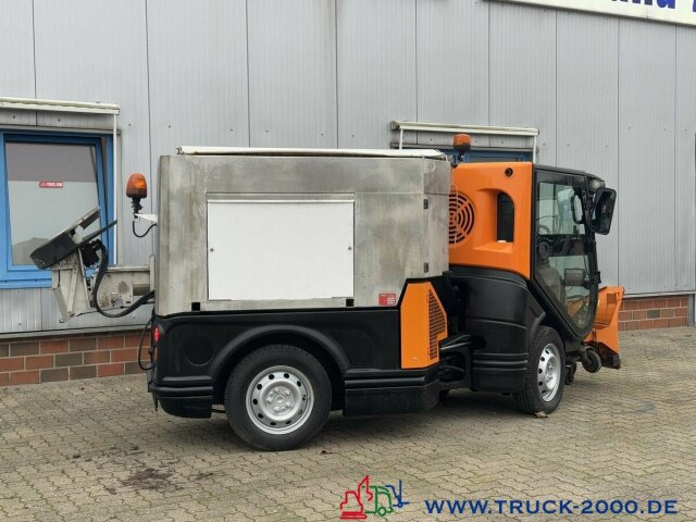 Multicar Nilfisk JungoJet3500 Winterdienst & Kehrmaschine - Balayeuse de voirie: photos 4 Multicar Nilfisk JungoJet3500 Winterdienst & Kehrmaschine - Balayeuse de voirie: photos 4