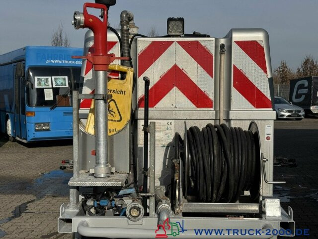 Balayeuse de voirie Multicar Tremo X56 4x4 Straßen -Flächenreiniger 300 Bar: photos 15