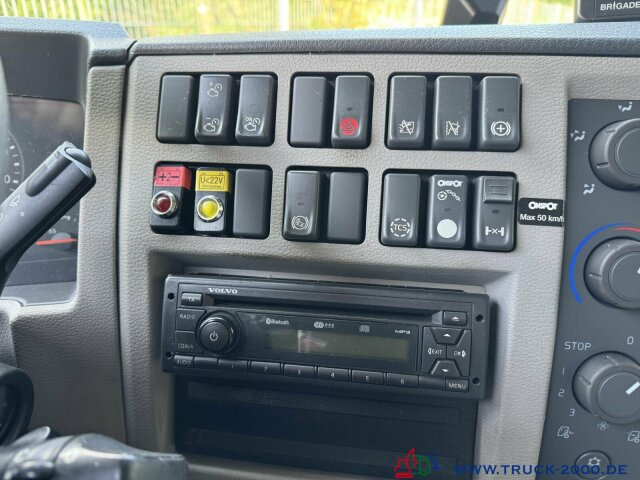 Volvo FL16 250 Tiefkühler MOTORSCHADEN / ENGINE BROKEN - Camion frigorifique: photos 4 Volvo FL16 250 Tiefkühler MOTORSCHADEN / ENGINE BROKEN - Camion frigorifique: photos 4