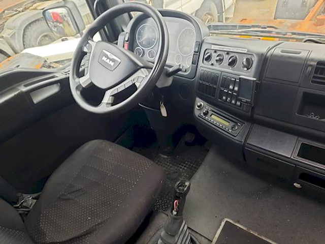 MAN TGM 15.290 4X2 LL - Camion porte-conteneur/ Caisse mobile: photos 5 MAN TGM 15.290 4X2 LL - Camion porte-conteneur/ Caisse mobile: photos 5