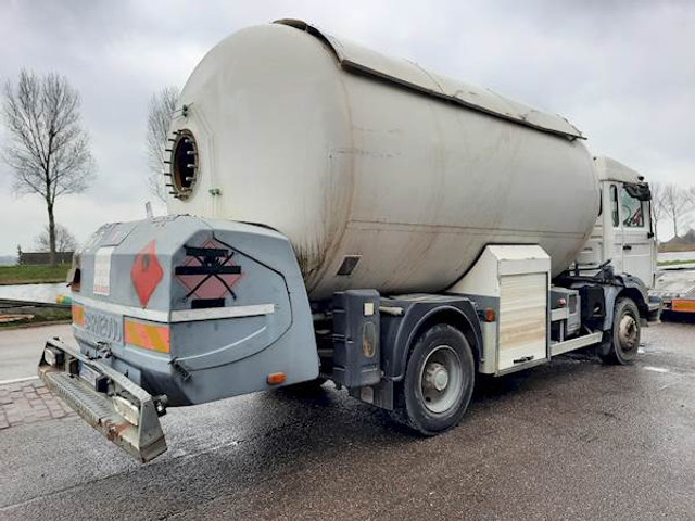 Renault MIDLINER M210 GAS / LPG - Camion citerne: photos 3 Renault MIDLINER M210 GAS / LPG - Camion citerne: photos 3