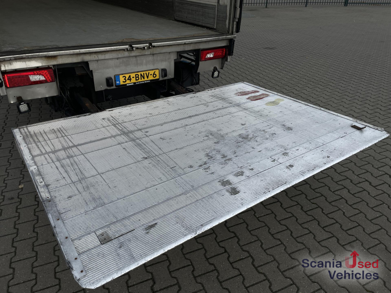 SCANIA P 250 B4x2LA FRIGO -27 TAIL LIFT 1.5T 815X251X244C - Camion frigorifique: photos 4 SCANIA P 250 B4x2LA FRIGO -27 TAIL LIFT 1.5T 815X251X244C - Camion frigorifique: photos 4