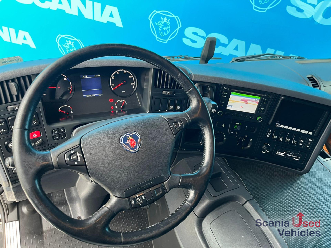 SCANIA P 280 DB4x2MNA TAILLIFT 2T BOX 750x249x230cm - Camion fourgon: photos 2 SCANIA P 280 DB4x2MNA TAILLIFT 2T BOX 750x249x230cm - Camion fourgon: photos 2