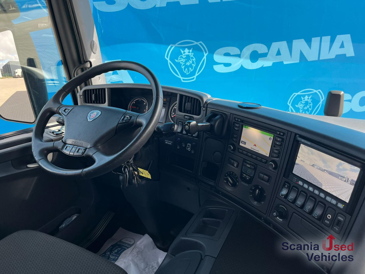 SCANIA P 320 DB6x2*4MNB RETARDER TAIL LIFT 2T 721X250X250 - Camion fourgon: photos 5 SCANIA P 320 DB6x2*4MNB RETARDER TAIL LIFT 2T 721X250X250 - Camion fourgon: photos 5
