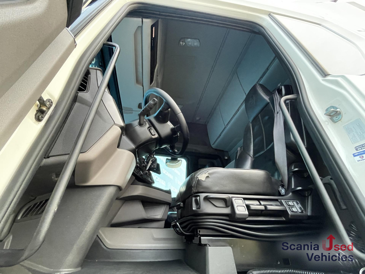 SCANIA R 410 A4x2NA DIFF-L RETARDER LED SMART 2 - Tracteur routier: photos 4 SCANIA R 410 A4x2NA DIFF-L RETARDER LED SMART 2 - Tracteur routier: photos 4